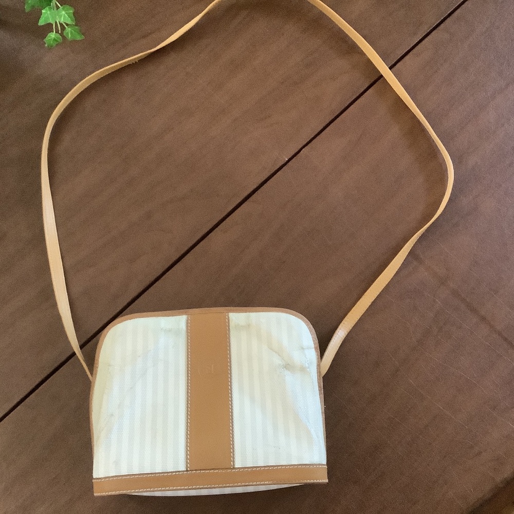 Vintage Fendi crossbody bag